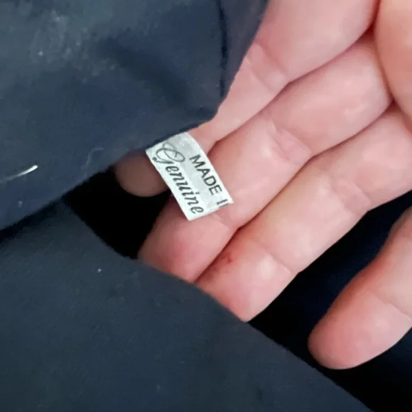 Elegant Black and Blue Shoulder Bag with Victorian Motifs - Picture 8 of 9